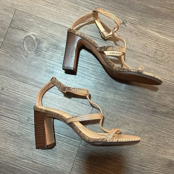 Vince Camuto - Brown Heels - 5 1/2 (M/36) - Picture 2 of 8